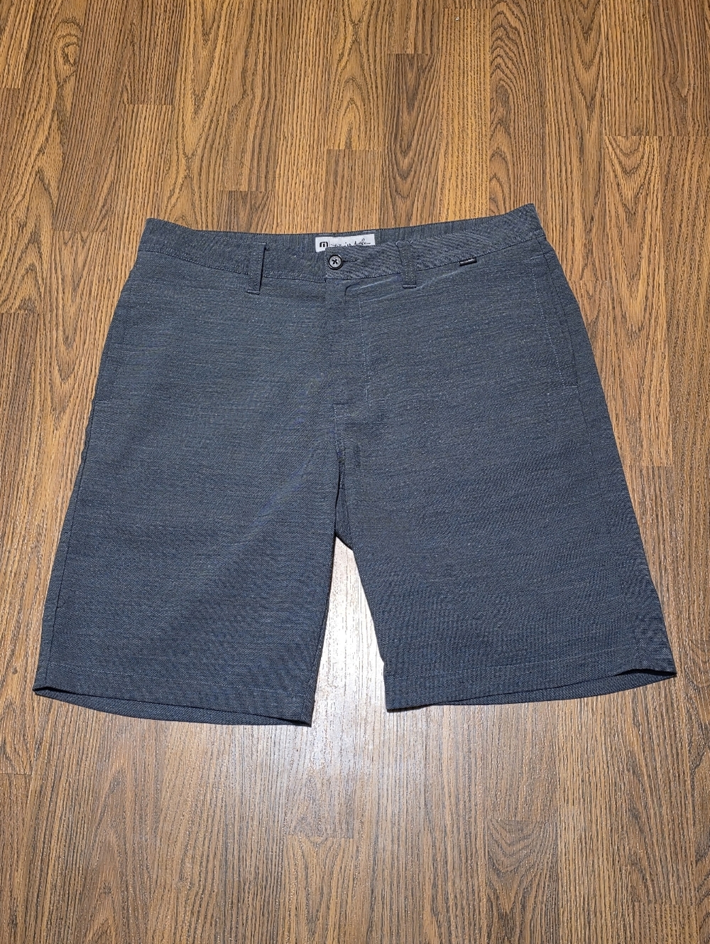 Travis Mathew Beck Golf Hybrid Shorts Men’s 34 Gray Micro Stripe Performance D14